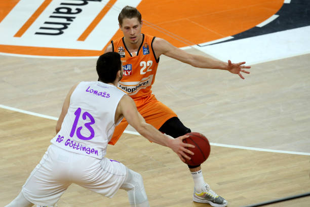 很多篮球迷 很多篮球迷