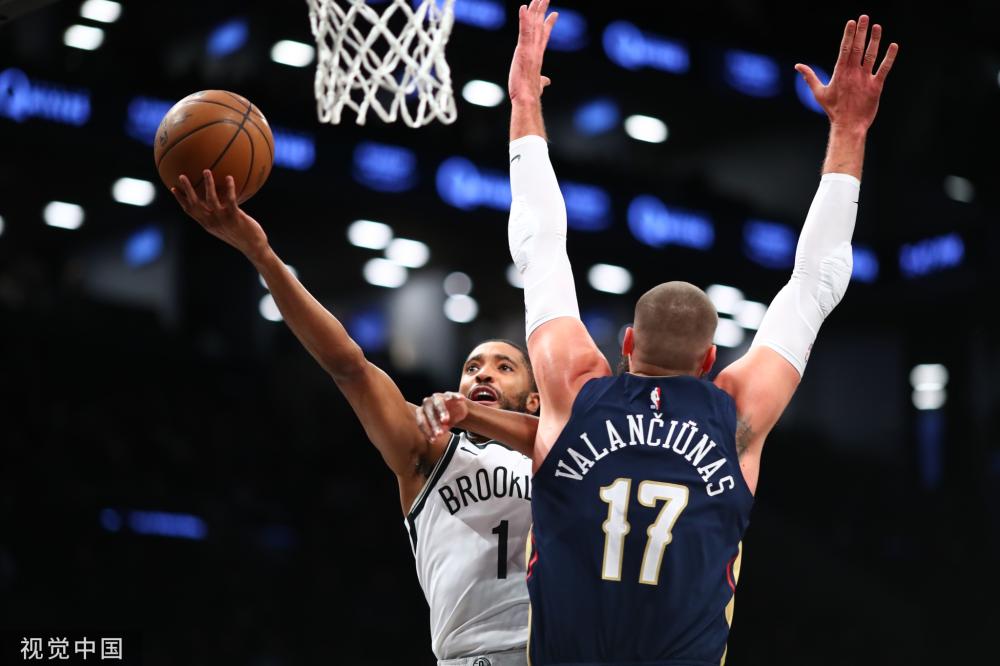 加盟曼联首 加盟曼联首