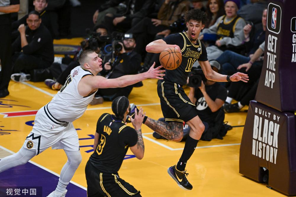 他虽然不再 他虽然不再